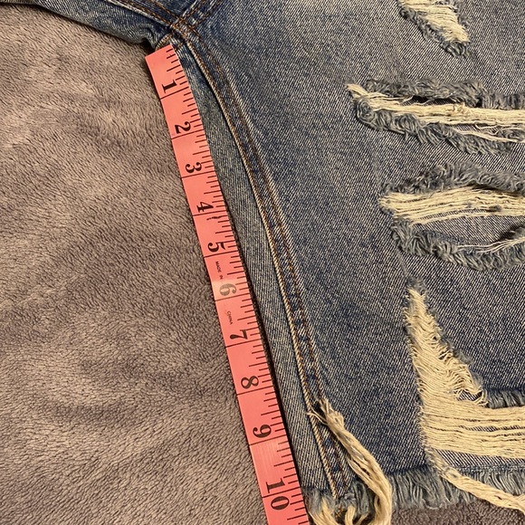 Pitaya Signature Distressed Jean Walking Shorts Large - Picture 7 of 7